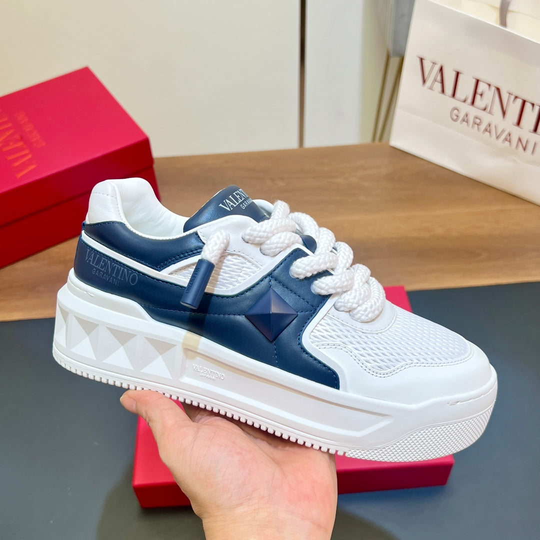VALENTINO 25S GARAVANI ONE STUD XL PLATFORM SNEAKERS IN WHITE MIX DARK NAVY BLUE LAMBSKIN - 35