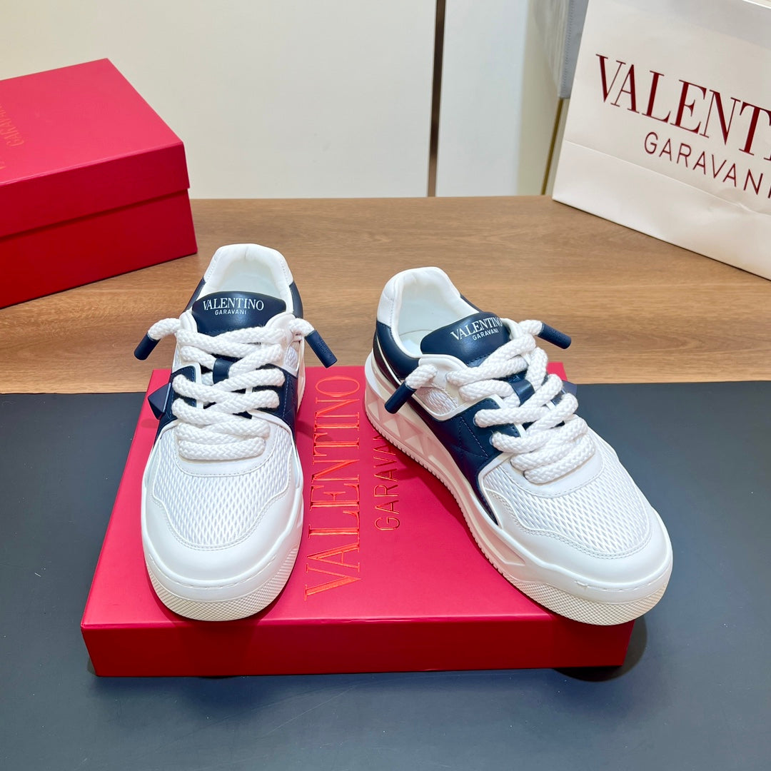 VALENTINO 25S GARAVANI ONE STUD XL PLATFORM SNEAKERS IN WHITE MIX DARK NAVY BLUE LAMBSKIN - 35