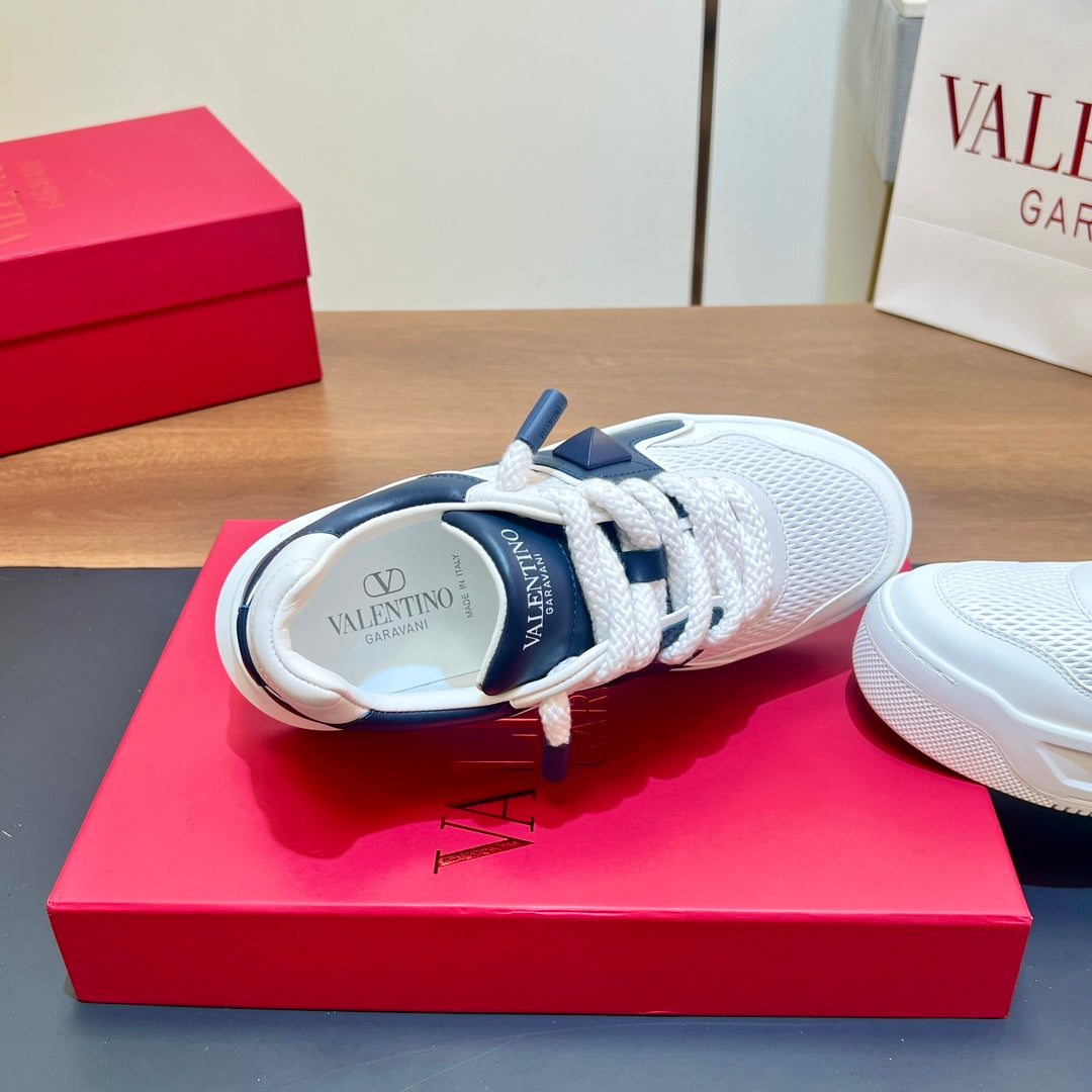 VALENTINO 25S GARAVANI ONE STUD XL PLATFORM SNEAKERS IN WHITE MIX DARK NAVY BLUE LAMBSKIN - 35