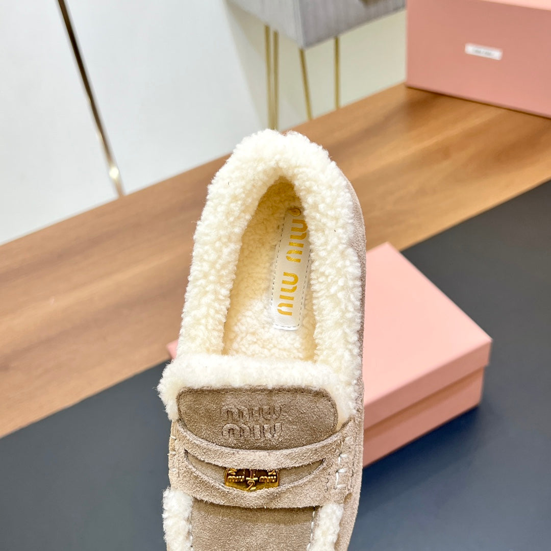 LOAFERS IN BEIGE SUEDE AND WHITE SHEARLING TRIM - 35