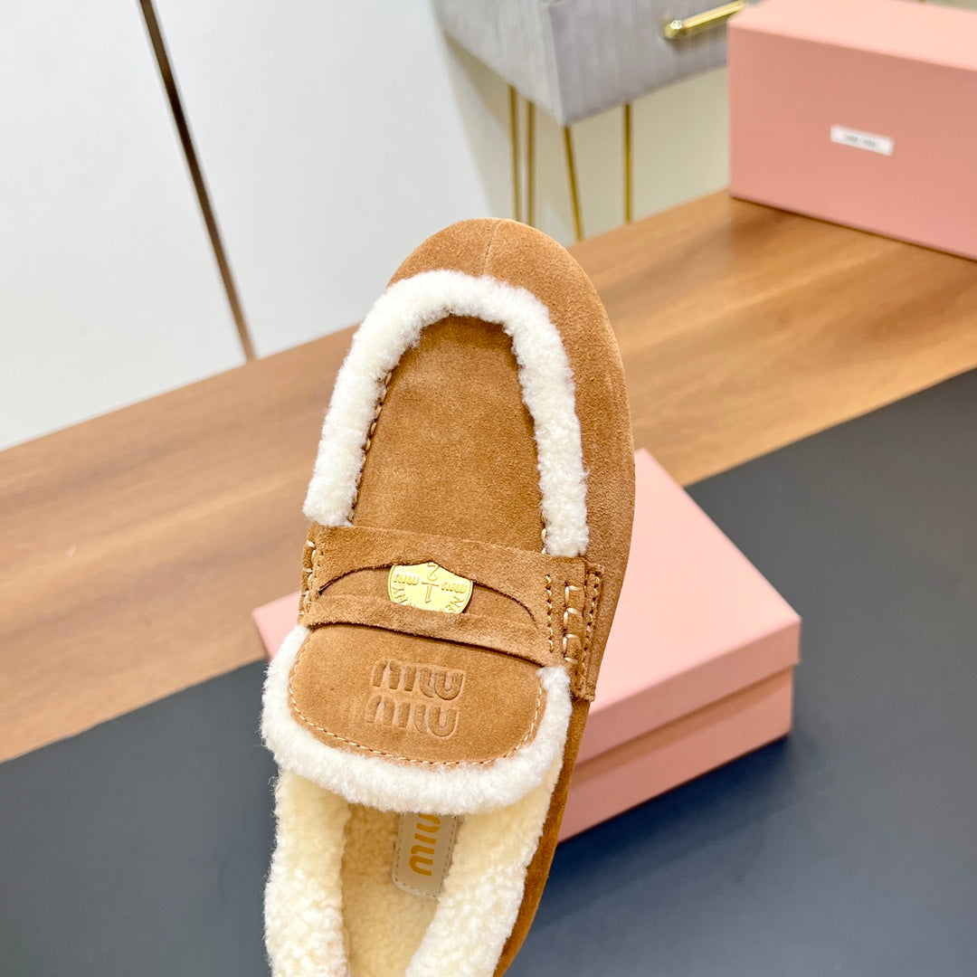 LOAFERS IN CIDER BROWN SUEDE AND WHITE SHEARLING TRIM - 35