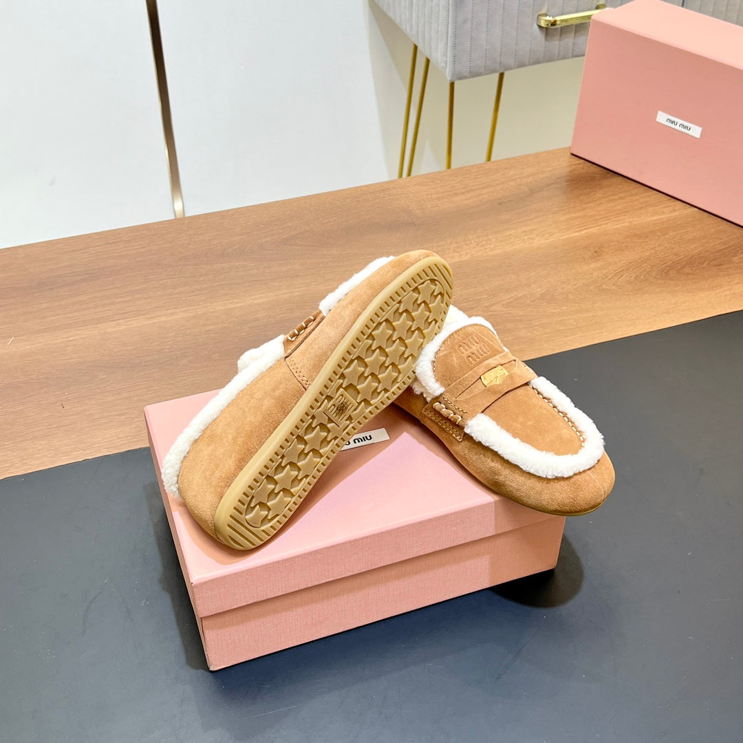 LOAFERS IN CIDER BROWN SUEDE AND WHITE SHEARLING TRIM - 35