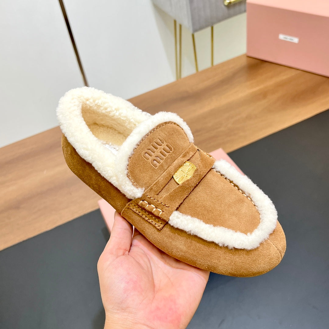 LOAFERS IN CIDER BROWN SUEDE AND WHITE SHEARLING TRIM - 35
