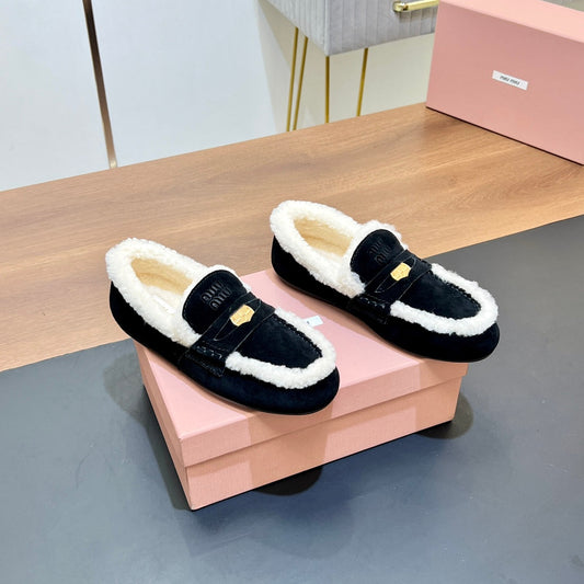 LOAFERS IN BLACK SUEDE AND WHITE SHEARLING TRIM - 35