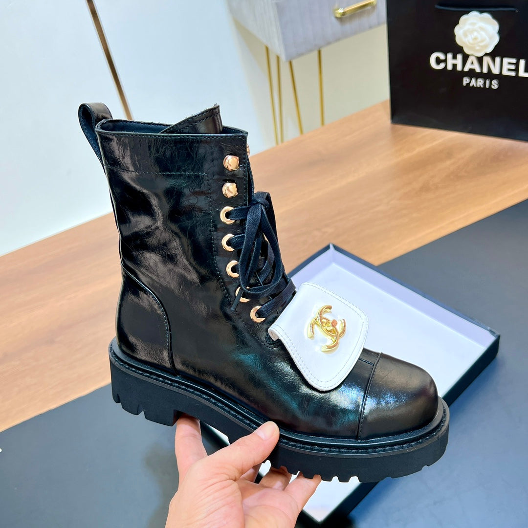 CHANEL 25S HIGH ANKLE BOOTS WITH ZIPPER IN BLACK GLOSSY CALFSKIN GOLD HARDWRE - 35