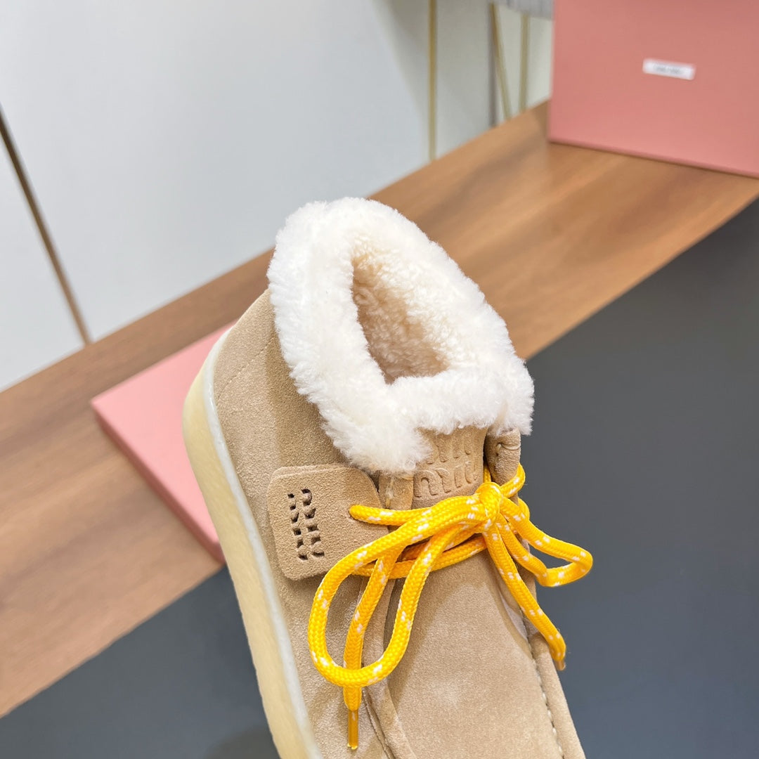 CHUKKA BOOTS IN BEIGE SUEDE WITH WOOL LINING - 35