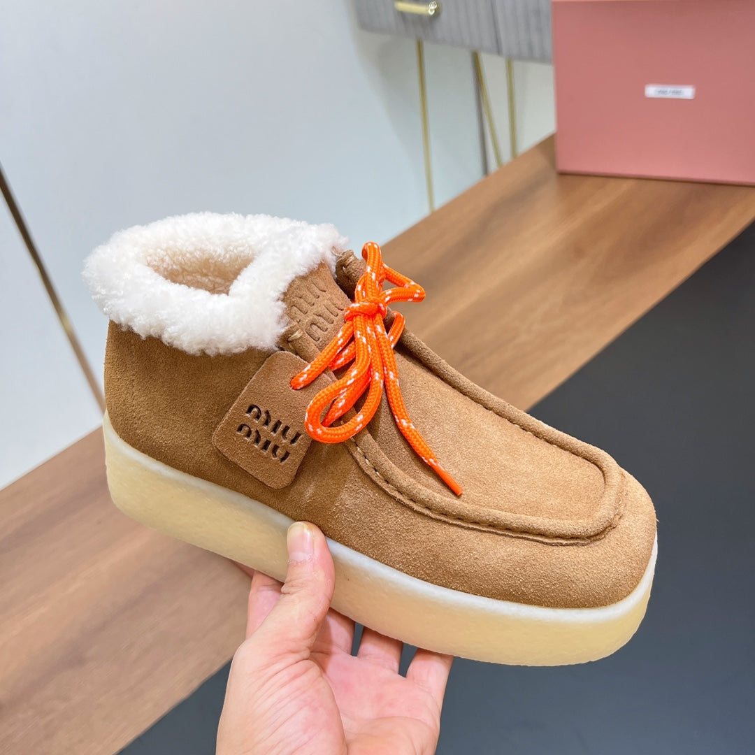CHUKKA BOOTS IN CIDER BROWN SUEDE WITH WOOL LINING - 35