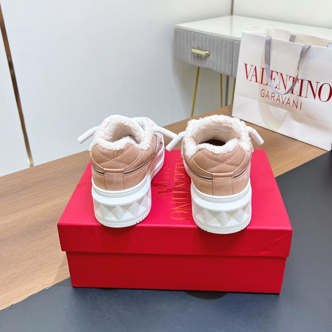 VALENTINO 25S GARAVANI ONE STUD XL PLATFORM SNEAKERS IN LIGHT PINK LAMBSKIN AND WOOL - 35
