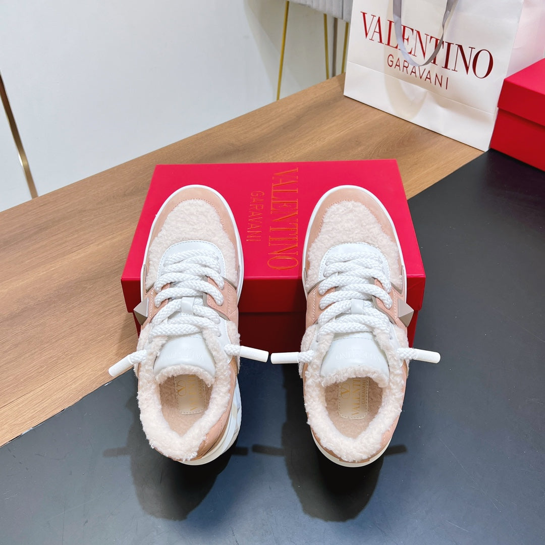 VALENTINO 25S GARAVANI ONE STUD XL PLATFORM SNEAKERS IN LIGHT PINK LAMBSKIN AND WOOL - 35