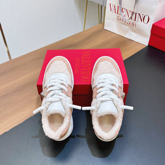 VALENTINO 25S GARAVANI ONE STUD XL PLATFORM SNEAKERS IN LIGHT PINK LAMBSKIN AND WOOL - 35