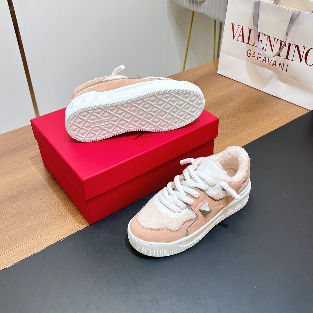 VALENTINO 25S GARAVANI ONE STUD XL PLATFORM SNEAKERS IN LIGHT PINK LAMBSKIN AND WOOL - 35