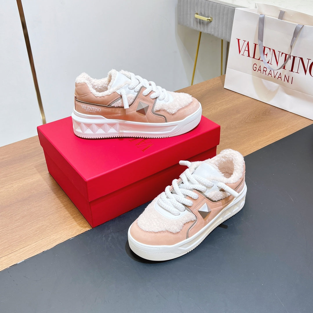 VALENTINO 25S GARAVANI ONE STUD XL PLATFORM SNEAKERS IN LIGHT PINK LAMBSKIN AND WOOL - 35