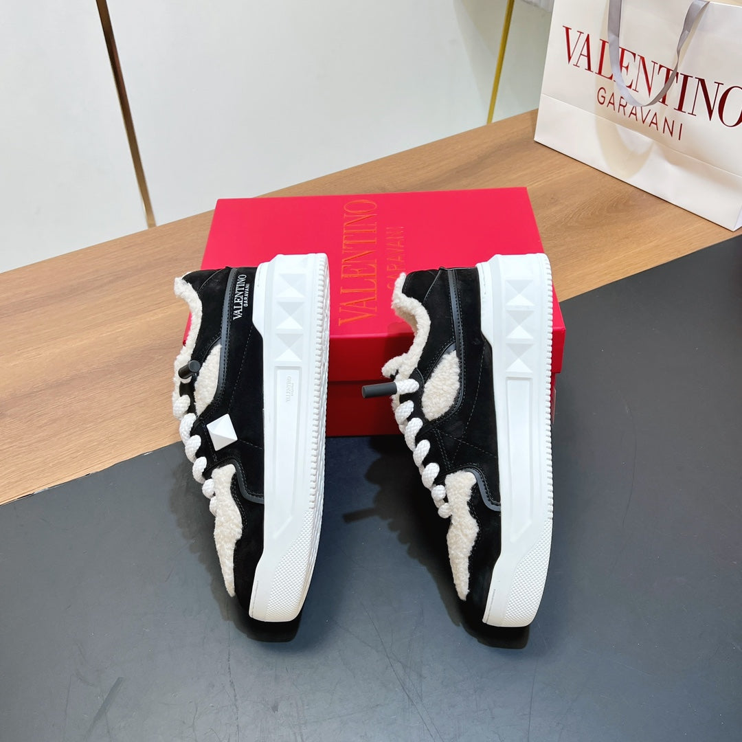 VALENTINO 25S GARAVANI ONE STUD XL PLATFORM SNEAKERS IN BLACK LAMBSKIN AND LIGHT BEIGE WOOL - 35