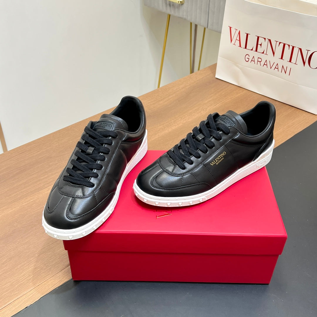 VALENTINO 25S SNEAKERS IN BLACK LAMBSKIN - 35