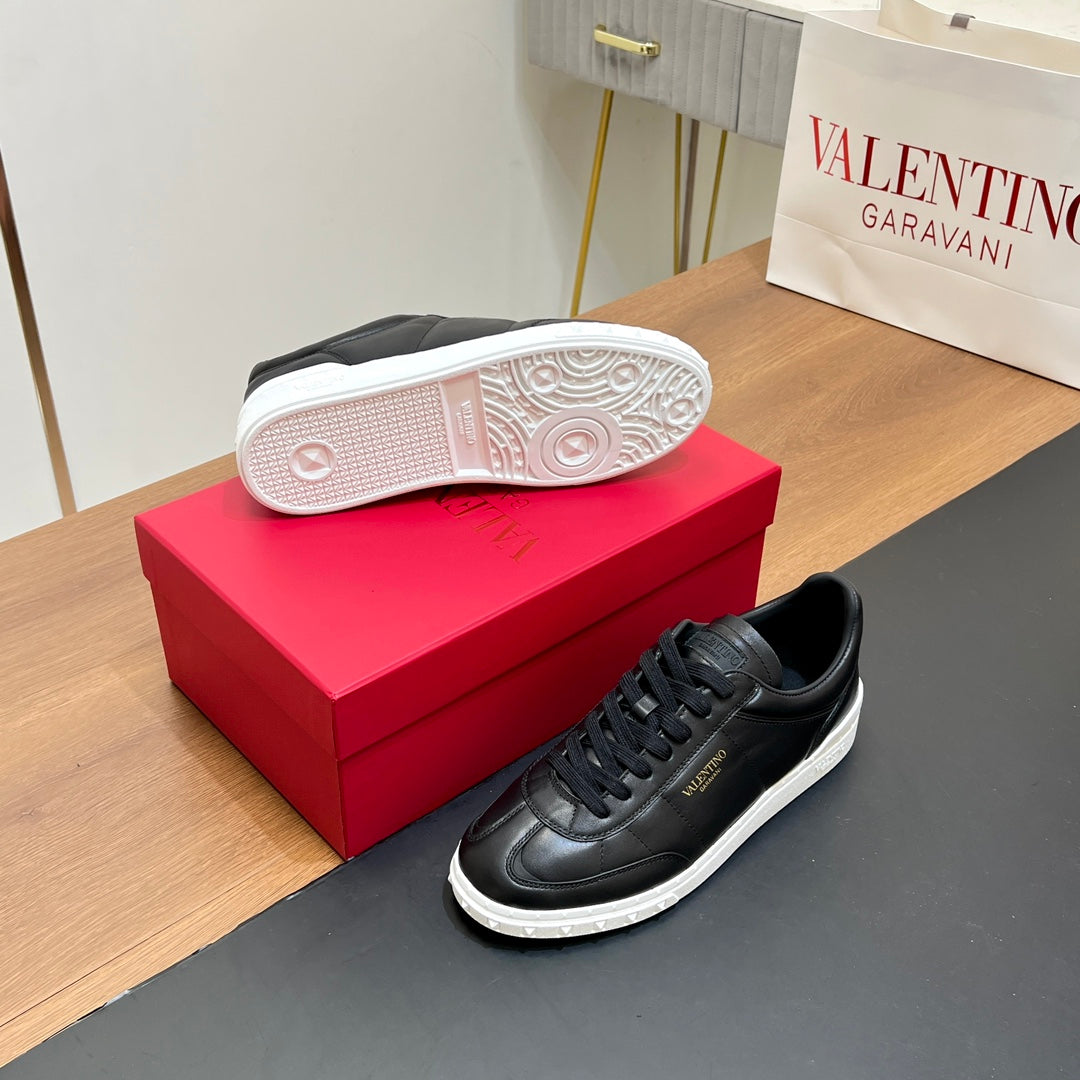 VALENTINO 25S SNEAKERS IN BLACK LAMBSKIN - 35
