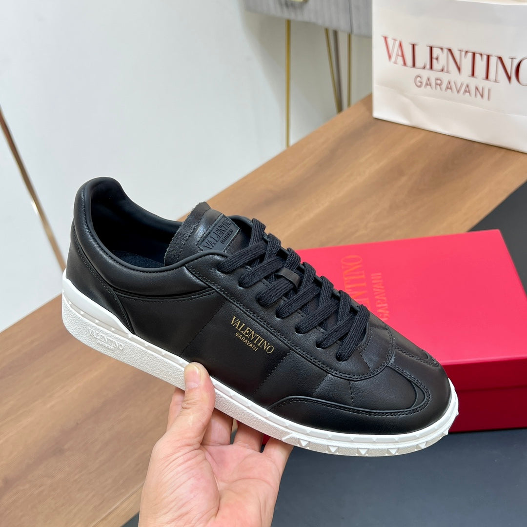 VALENTINO 25S SNEAKERS IN BLACK LAMBSKIN - 35