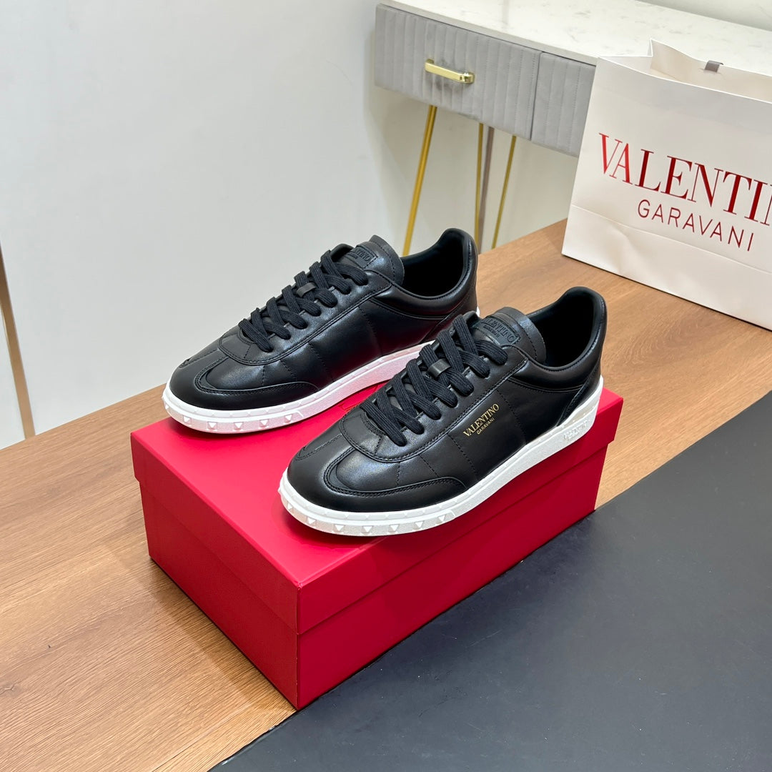 VALENTINO 25S SNEAKERS IN BLACK LAMBSKIN - 35