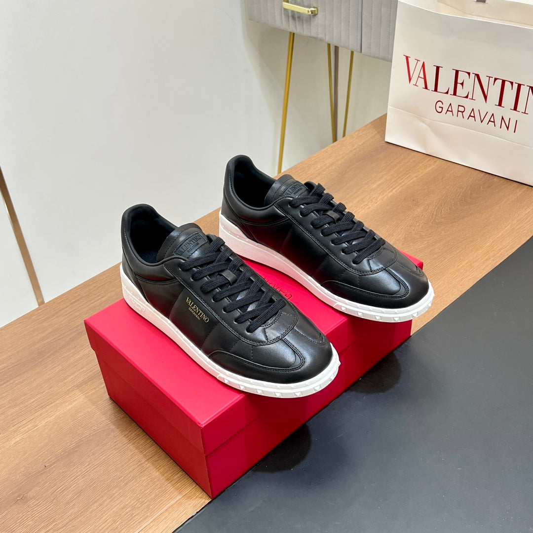 VALENTINO 25S SNEAKERS IN BLACK LAMBSKIN - 35