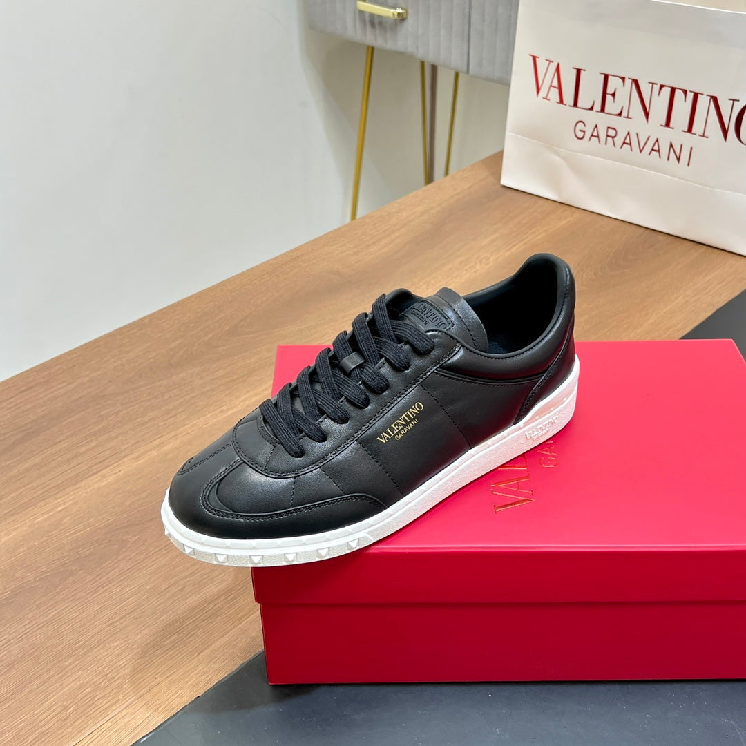 VALENTINO 25S SNEAKERS IN BLACK LAMBSKIN - 35