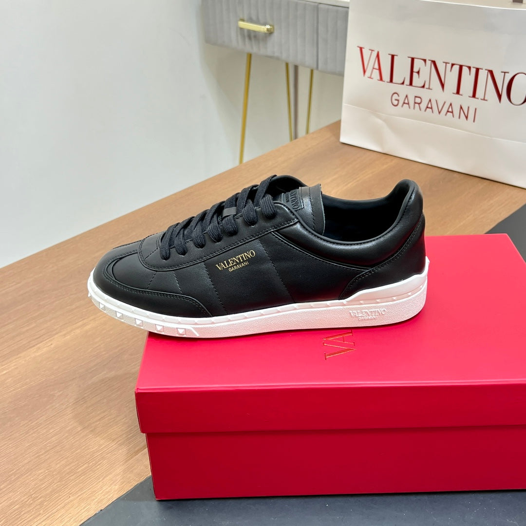 VALENTINO 25S SNEAKERS IN BLACK LAMBSKIN - 35