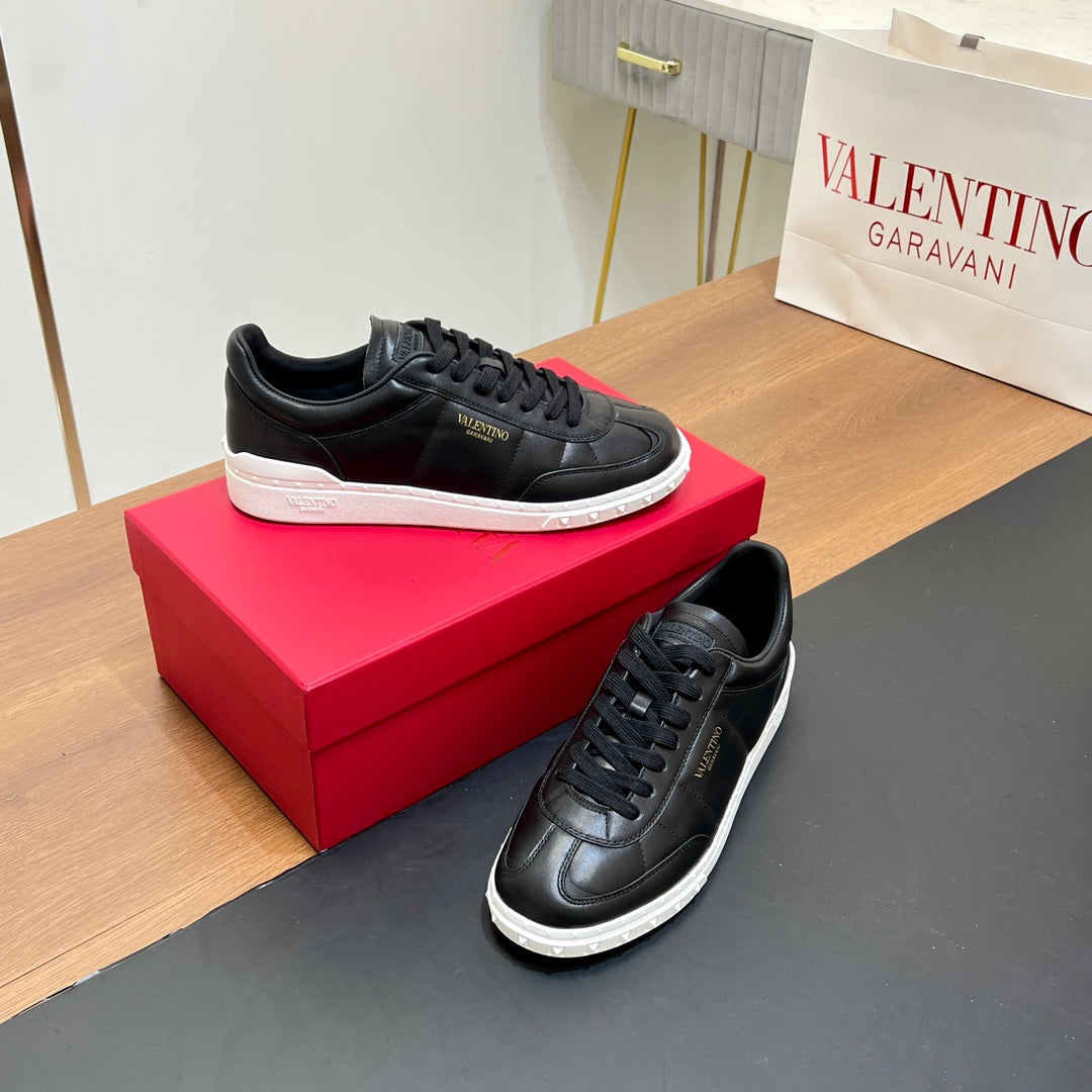 VALENTINO 25S SNEAKERS IN BLACK LAMBSKIN - 35