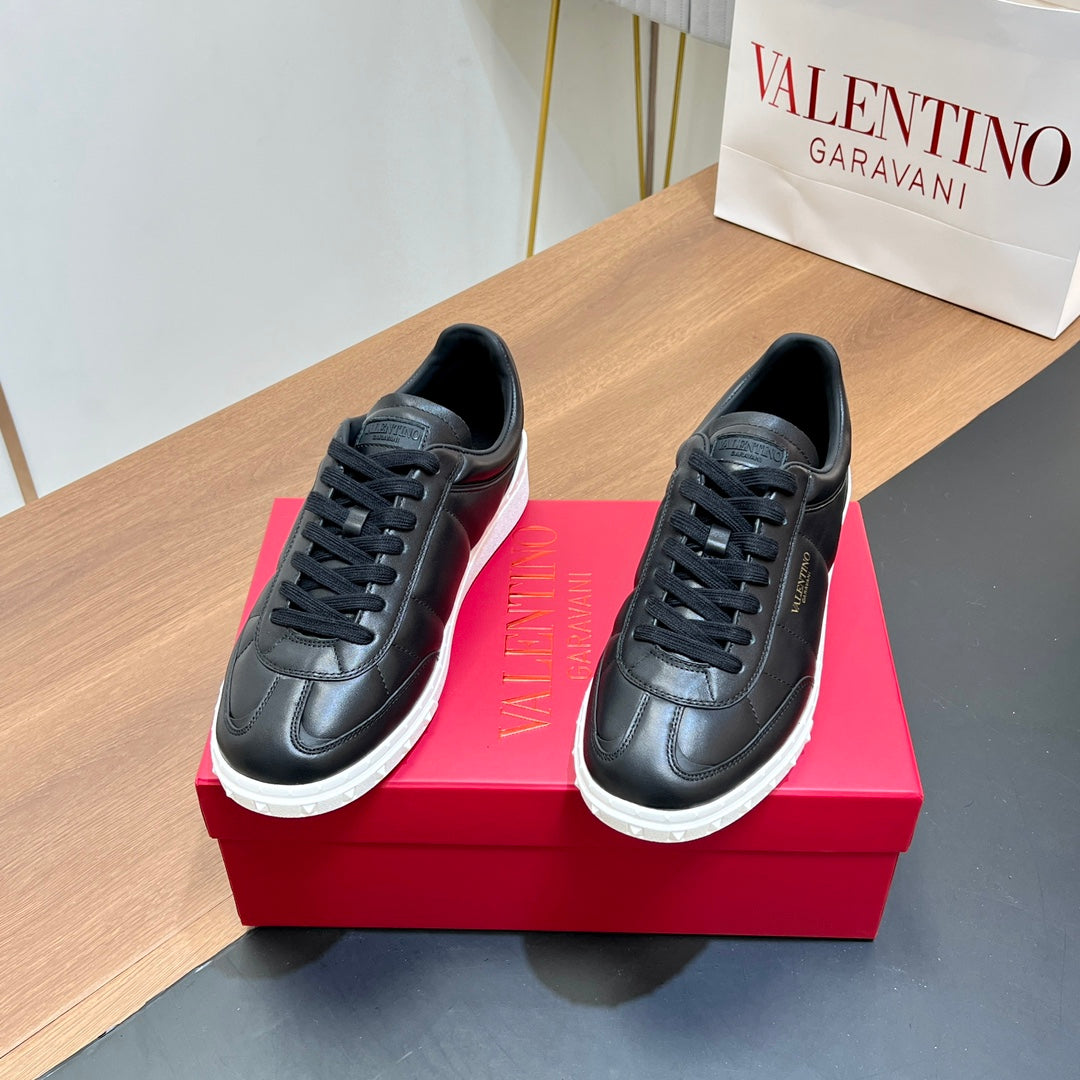 VALENTINO 25S SNEAKERS IN BLACK LAMBSKIN - 35