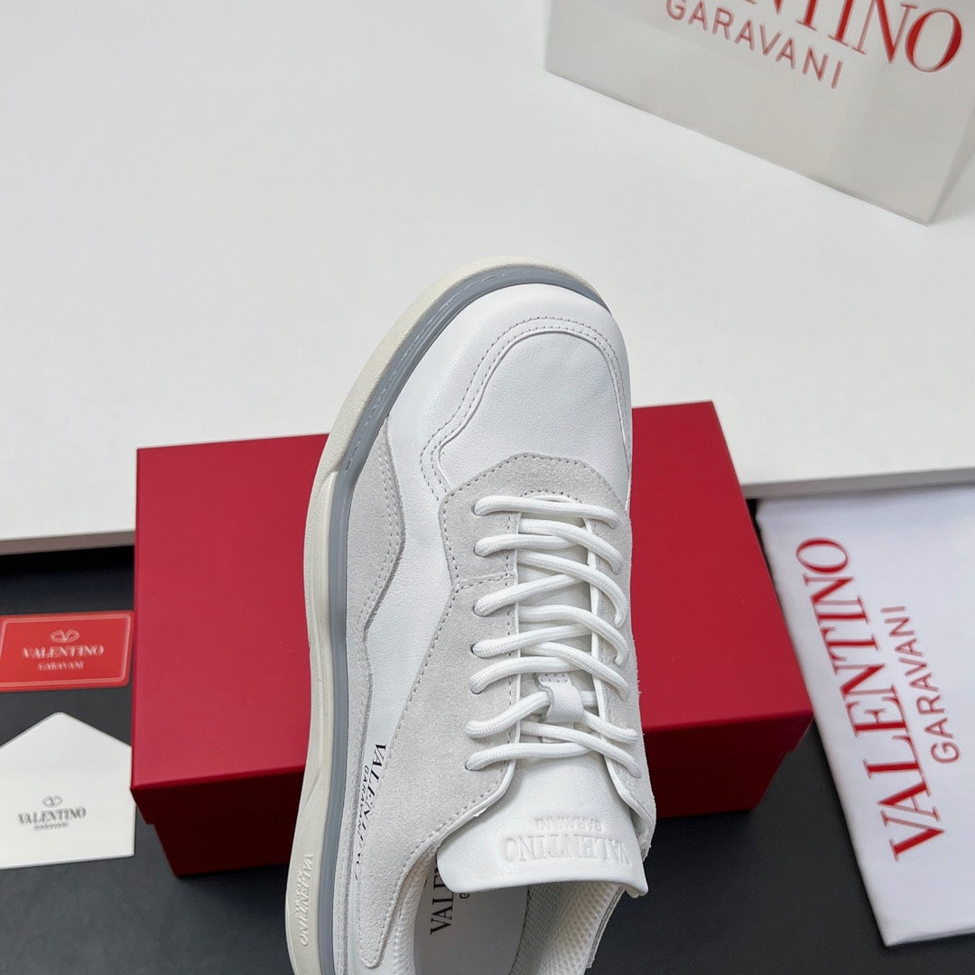 VALENTINO 25S RUNBOOT SNEAKERS IN WHITE SUEDE AND LAMBSKIN - 35