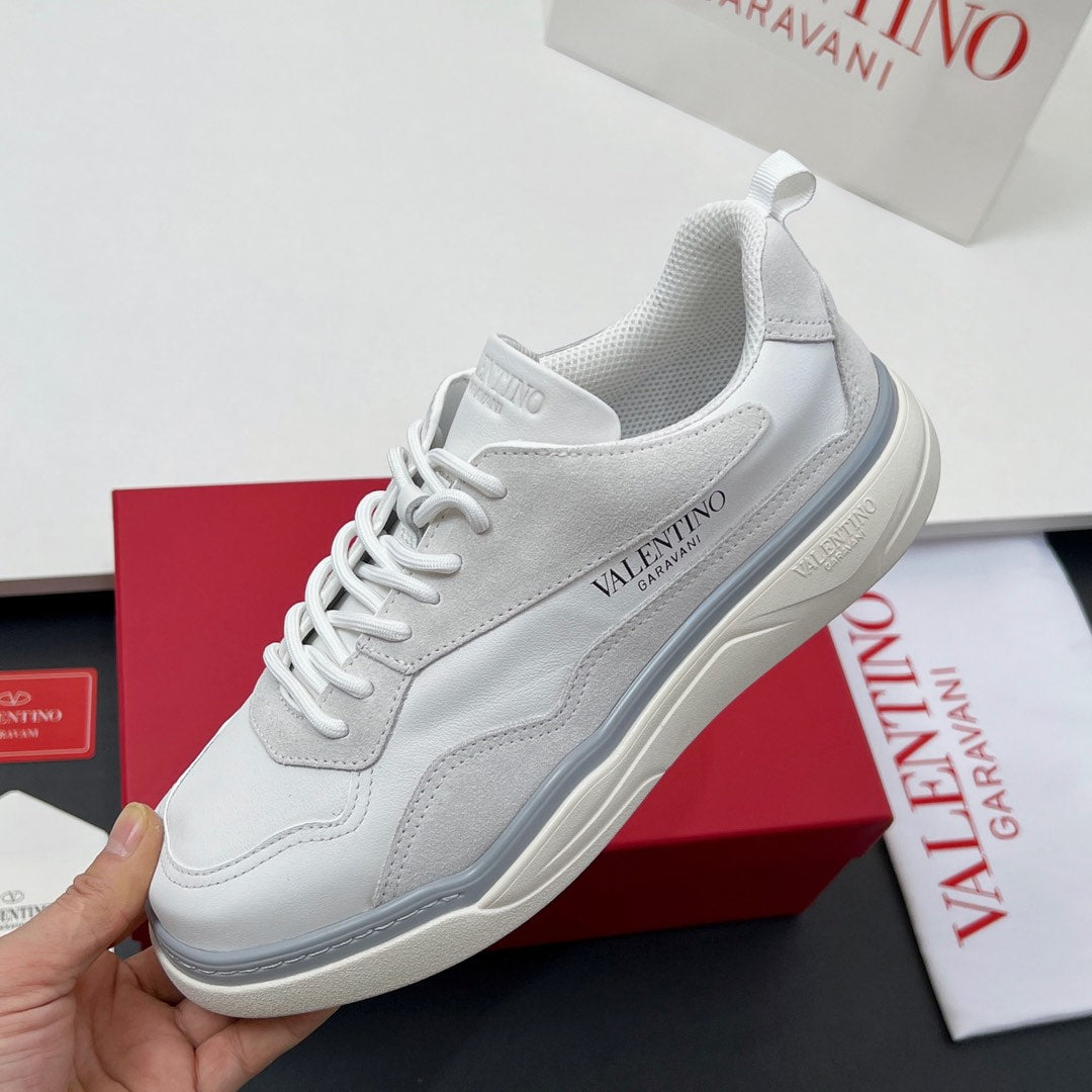 VALENTINO 25S RUNBOOT SNEAKERS IN WHITE SUEDE AND LAMBSKIN - 35