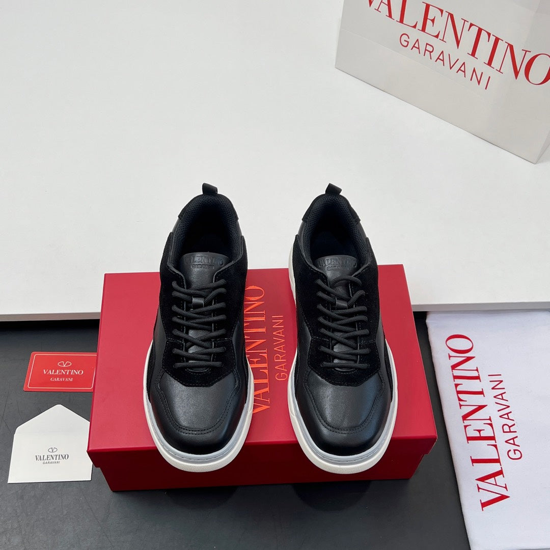 VALENTINO 25S RUNBOOT SNEAKERS IN BLACK SUEDE AND LAMBSKIN - 35