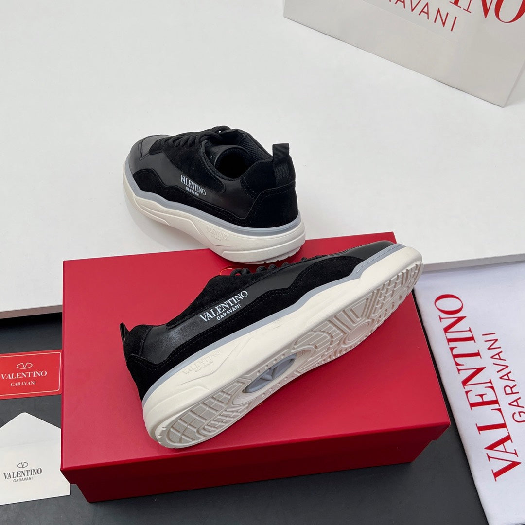 VALENTINO 25S RUNBOOT SNEAKERS IN BLACK SUEDE AND LAMBSKIN - 35