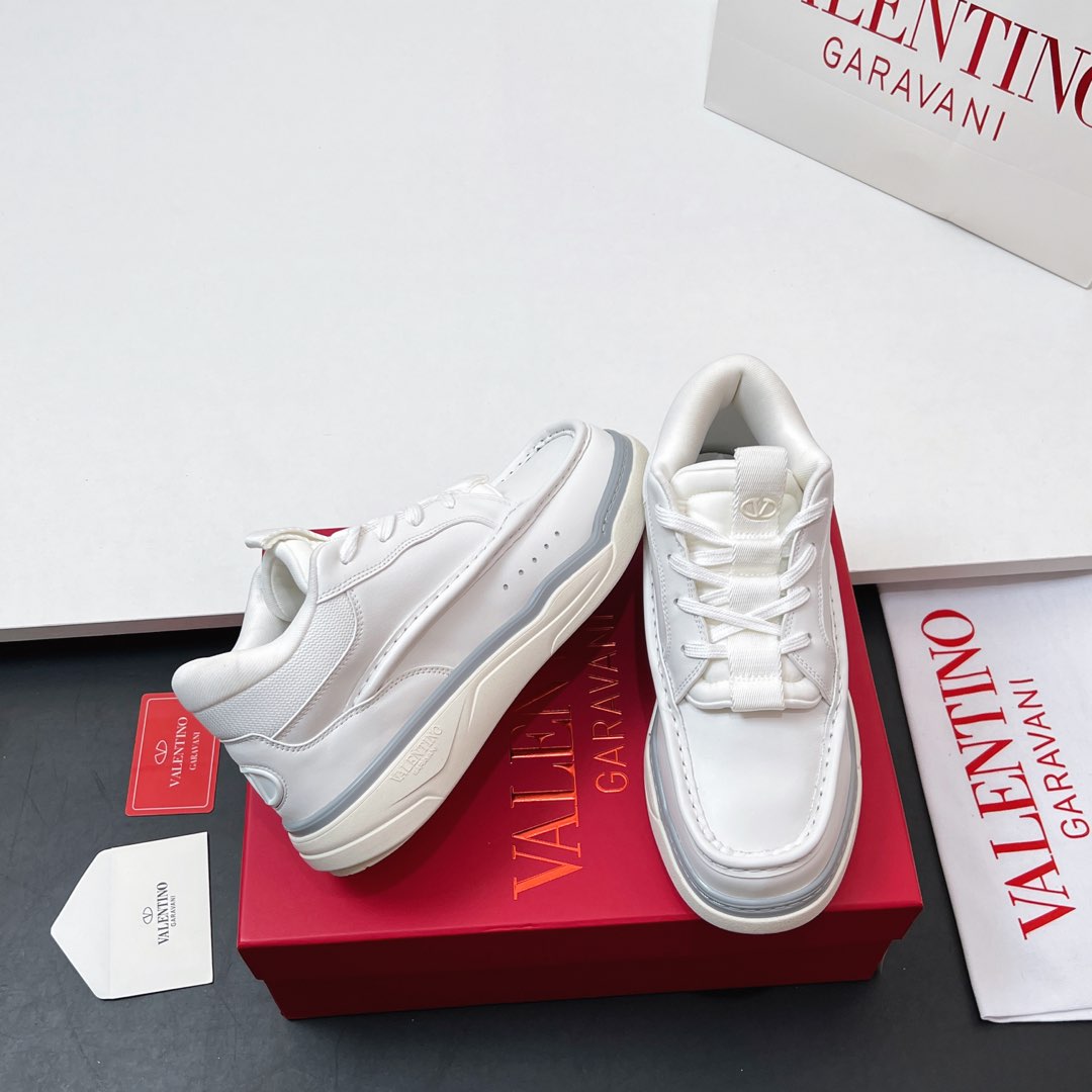 VALENTINO 25S RUNBOOT SNEAKERS IN WHITE LAMBSKIN - 35