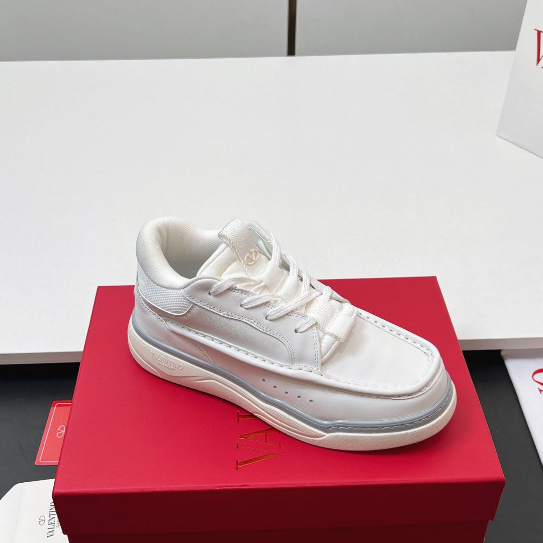 VALENTINO 25S RUNBOOT SNEAKERS IN WHITE LAMBSKIN - 35