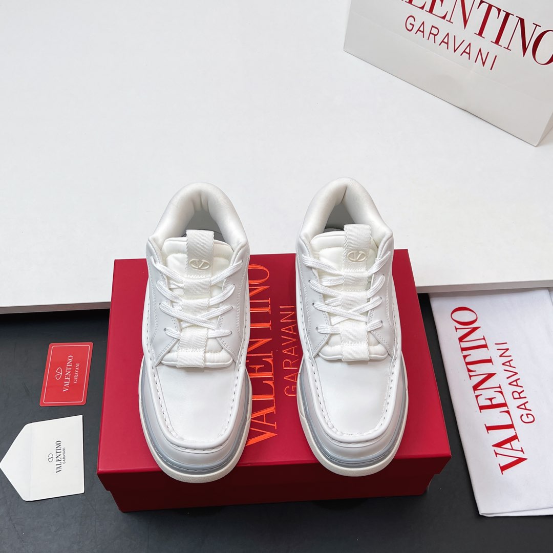 VALENTINO 25S RUNBOOT SNEAKERS IN WHITE LAMBSKIN - 35