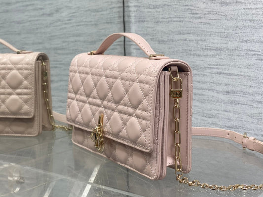 СУМКА MINI BAG 24 ЗІ СВІТЛО-РОЖЕВОЇ ЛАКОВАНОЇ ТЕЛЯЧОЇ ШКІРИ CANNAGE