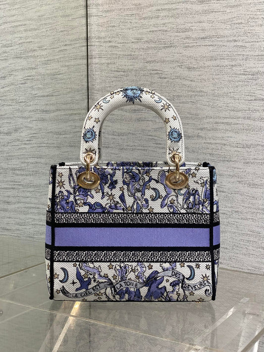 DIOR 25S МАЛА СУМКА LADY D-LITE 24 У ФІОЛЕТОВОМУ КОЛЬОРІ З ВИШИВКОЮ DIOR NIGHT OF DREAMS