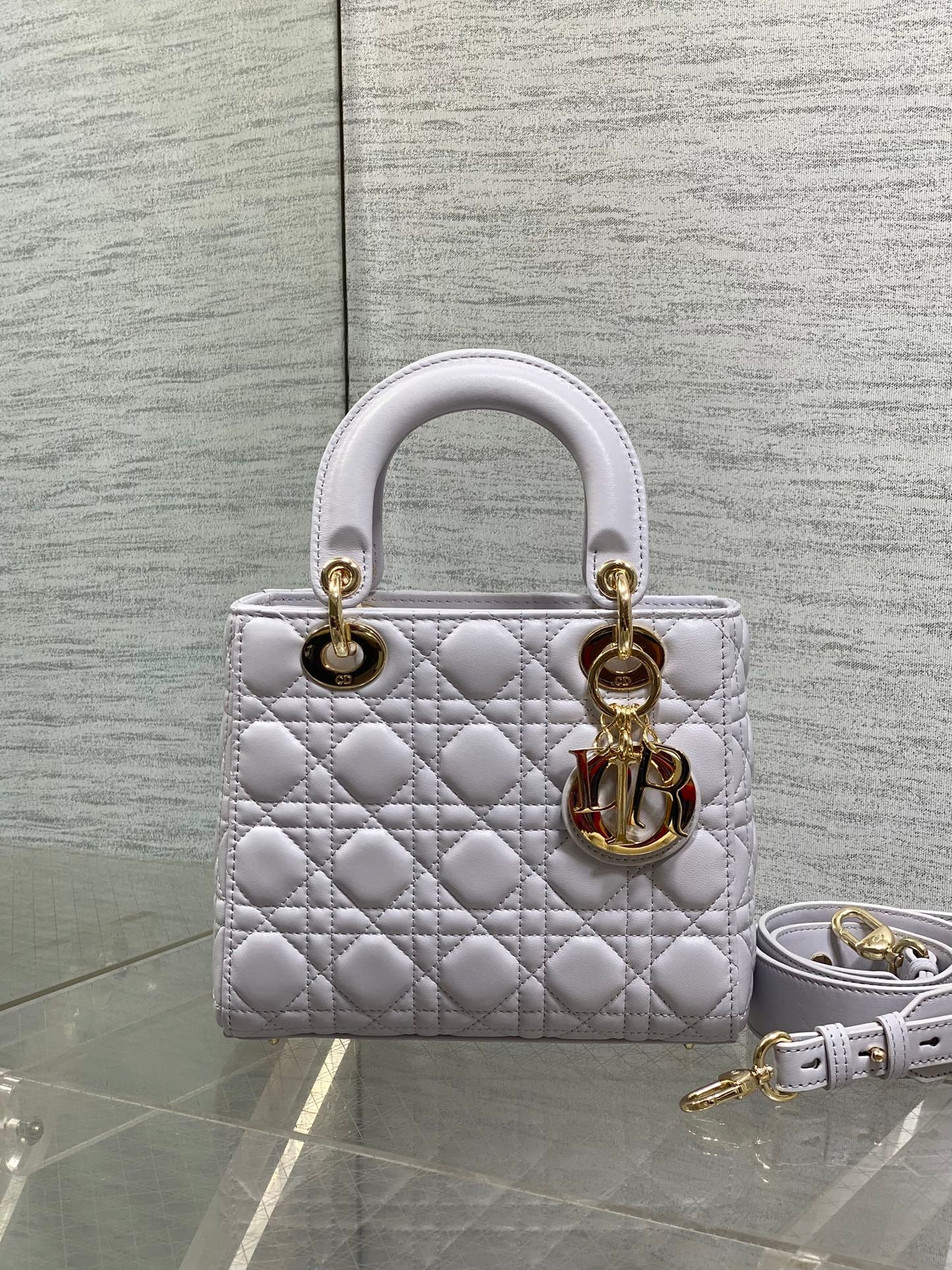 DIOR 25S LADY DIOR BAG 20 IN LILAC CANNAGE CALFSKIN GOLD HARDWARE