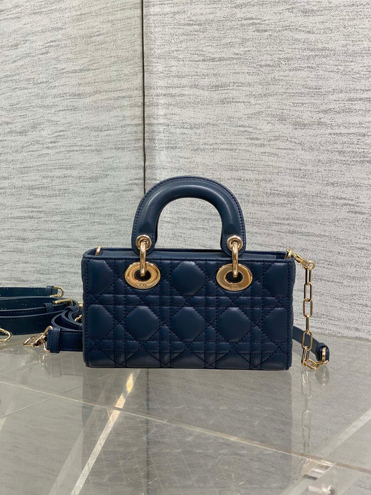 DIOR 25S МАЛА СУМКА LADY D‑JOY 19 З ТЕМНО-СИНЬОЇ ШКІРИ КАНАЖ ЗОЛОТА ФУРНІТУРА