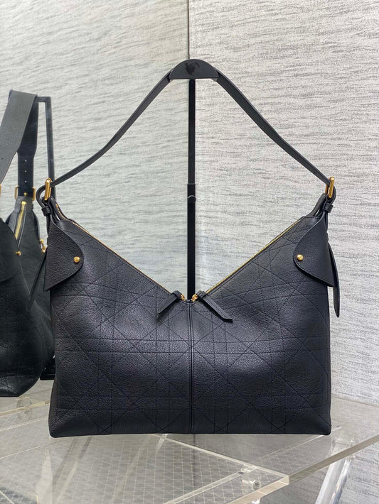 DIOR 25S СУМКА VOYAGE 34 ЧОРНА З ГРАНУЛЬОВАНОЇ ШКІРИ ТЕЛЯТИ MACROCANNAGE