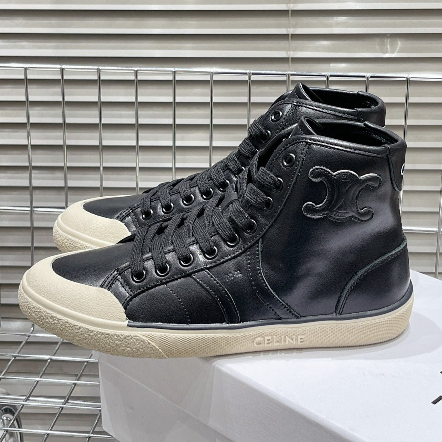 MID LOW LACE-UP ALAN SNEAKERS WITH TRIOMPHE PATCH IN CALFSKIN BLACK - 35
