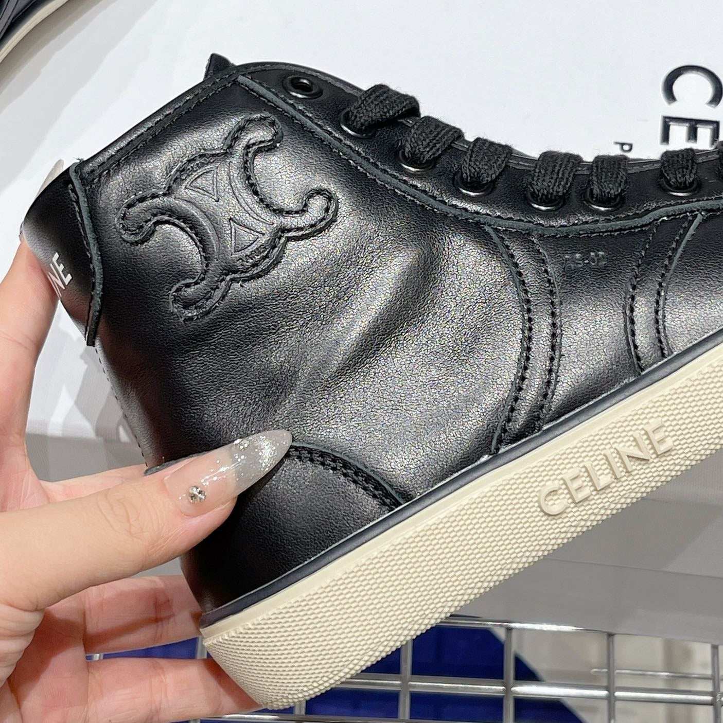 MID LOW LACE-UP ALAN SNEAKERS WITH TRIOMPHE PATCH IN CALFSKIN BLACK - 35