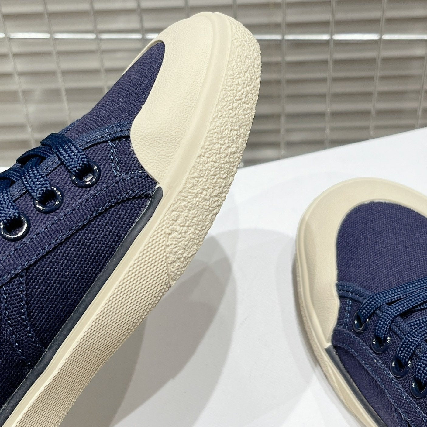JANE SNEAKERS LOW LACE-UP WITH TRIOMPHE PATCH IN CANVAS AND CALFSKIN NAVY - 35