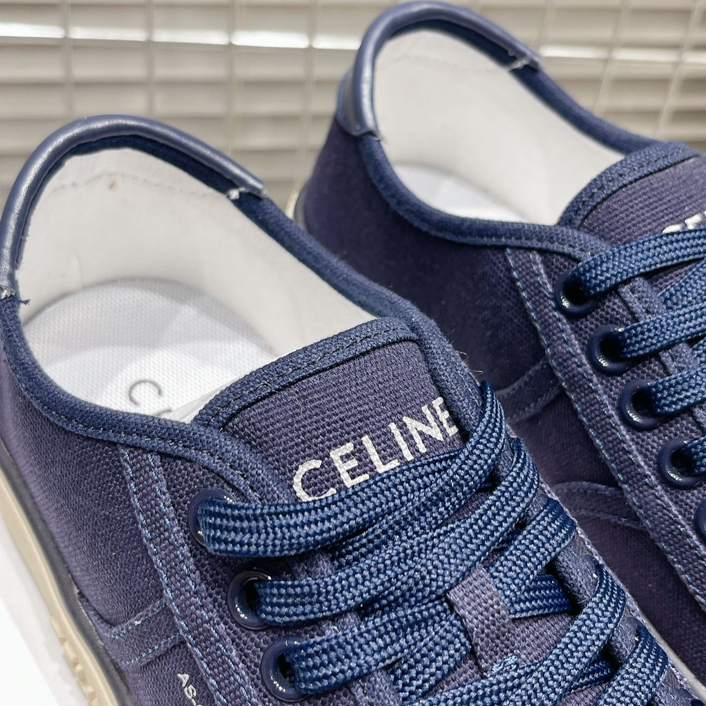 JANE SNEAKERS LOW LACE-UP WITH TRIOMPHE PATCH IN CANVAS AND CALFSKIN NAVY - 35