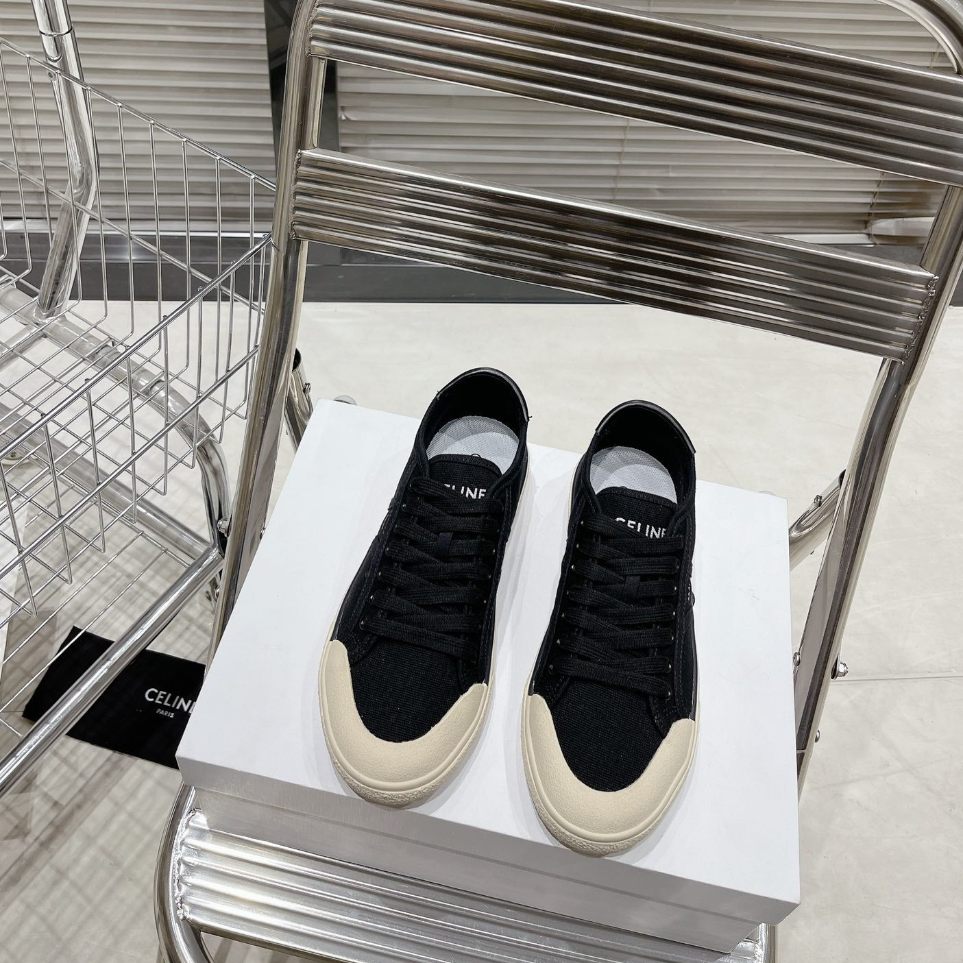 JANE SNEAKERS LOW LACE-UP WITH TRIOMPHE PATCH IN CANVAS AND CALFSKIN BLACK - 35