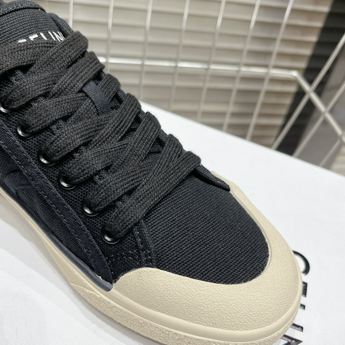 JANE SNEAKERS LOW LACE-UP WITH TRIOMPHE PATCH IN CANVAS AND CALFSKIN BLACK - 35