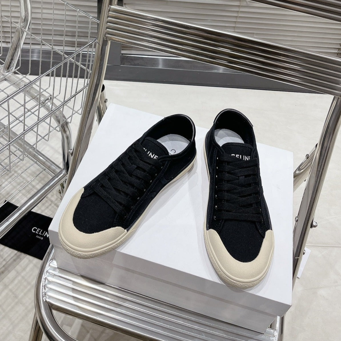 JANE SNEAKERS LOW LACE-UP WITH TRIOMPHE PATCH IN CANVAS AND CALFSKIN BLACK - 35
