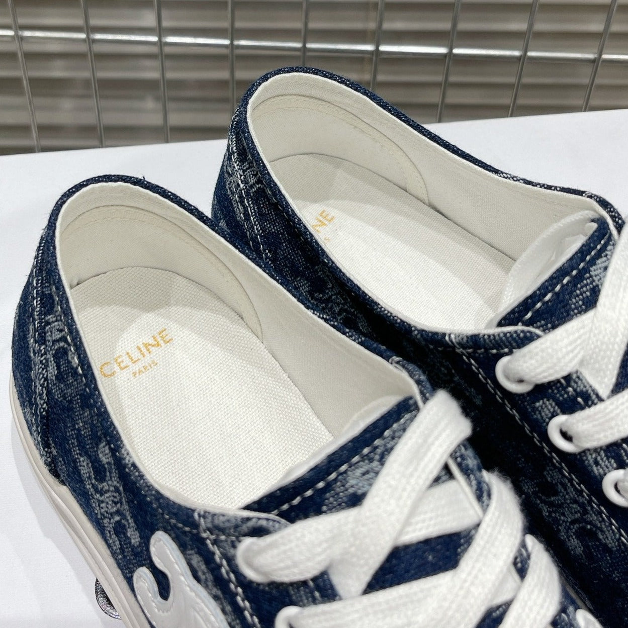 JANE SNEAKERS LOW LACE-UP WITH TRIOMPHE PATCH IN CANVAS AND CALFSKIN DETAIL NAVY/ WHITE LOGO - 35