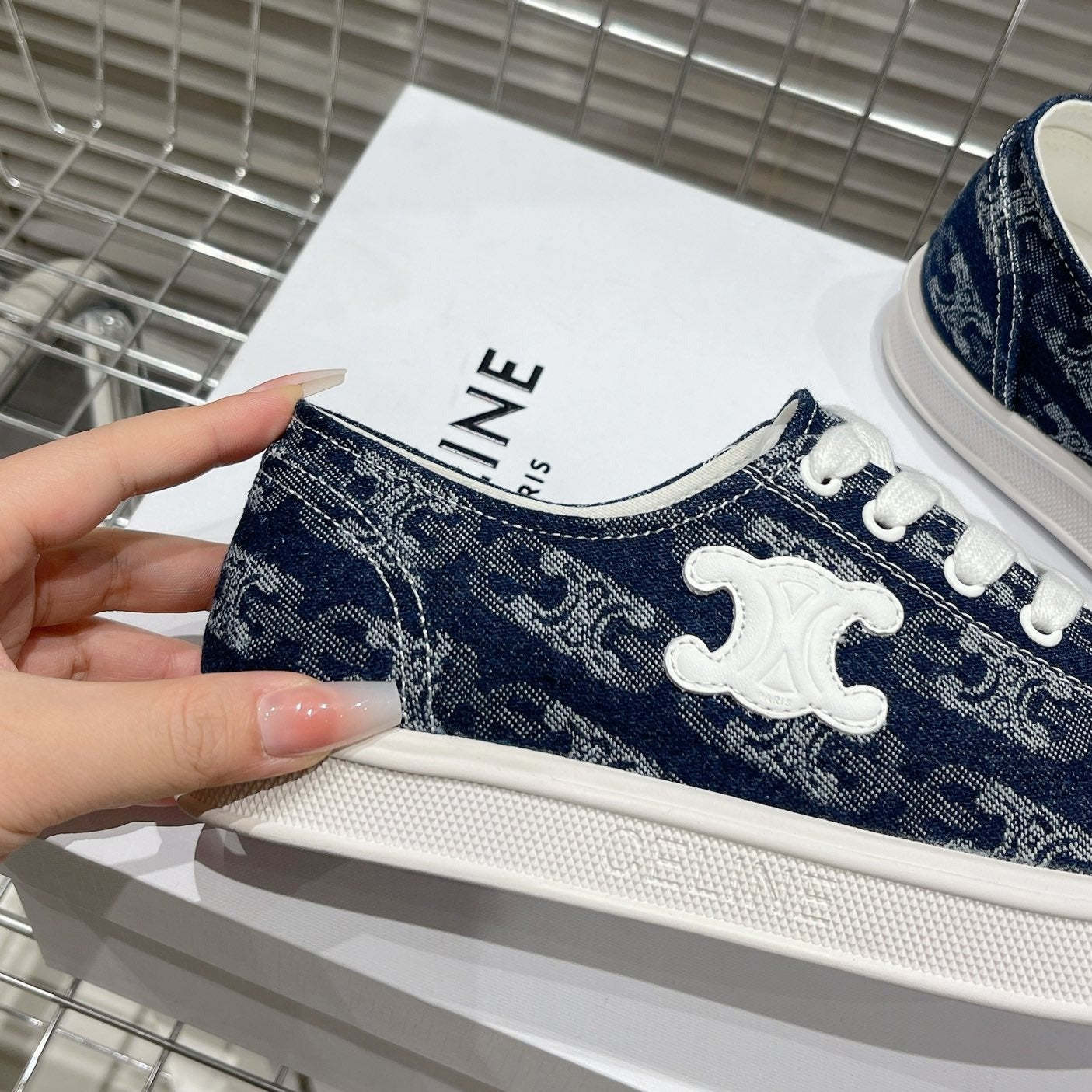 JANE SNEAKERS LOW LACE-UP WITH TRIOMPHE PATCH IN CANVAS AND CALFSKIN DETAIL NAVY/ WHITE LOGO - 35