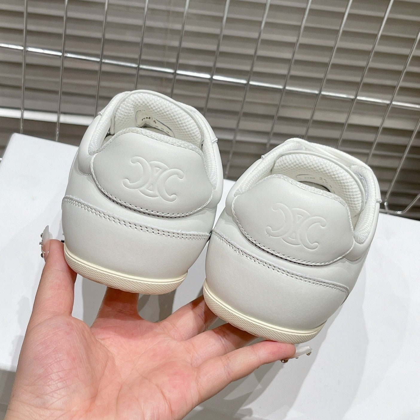 LOW LACE-UP SNEAKER IN CALFSKIN OPTIC WHITE GREEN - 35
