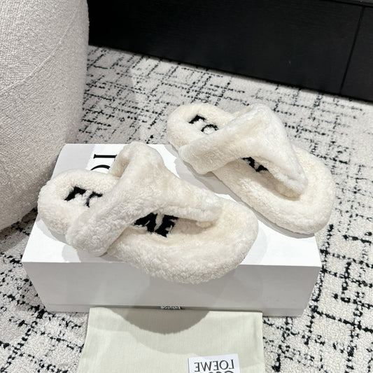 LW SHEARLING THONG SLIPPER IN WHITE - 35