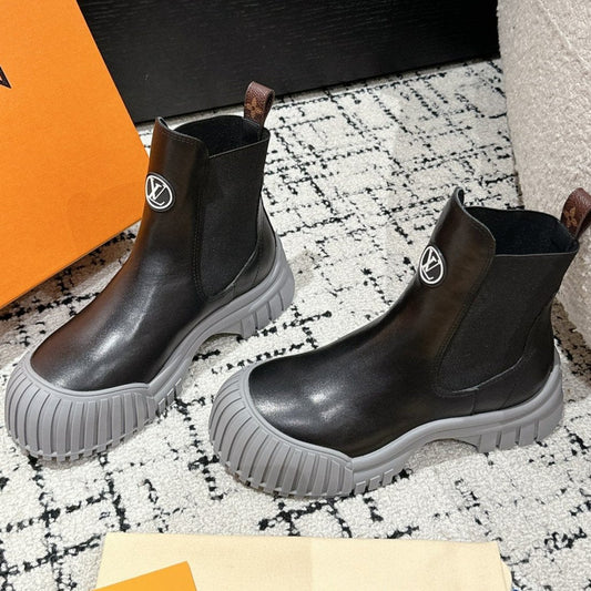 RUBY BOOTS IN BLACK AND CLOUD GRAY CALFSKIN - 35